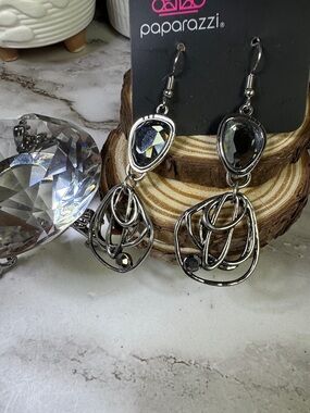 paparazzi Gunmetal Teardrop Crystal Dangle Earrings - Black